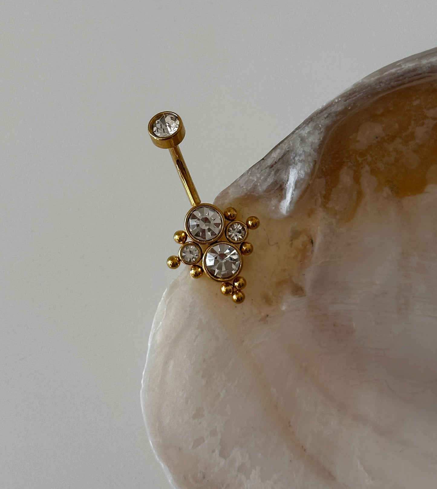 Bauchnabelpiercing ‚Luminous‘