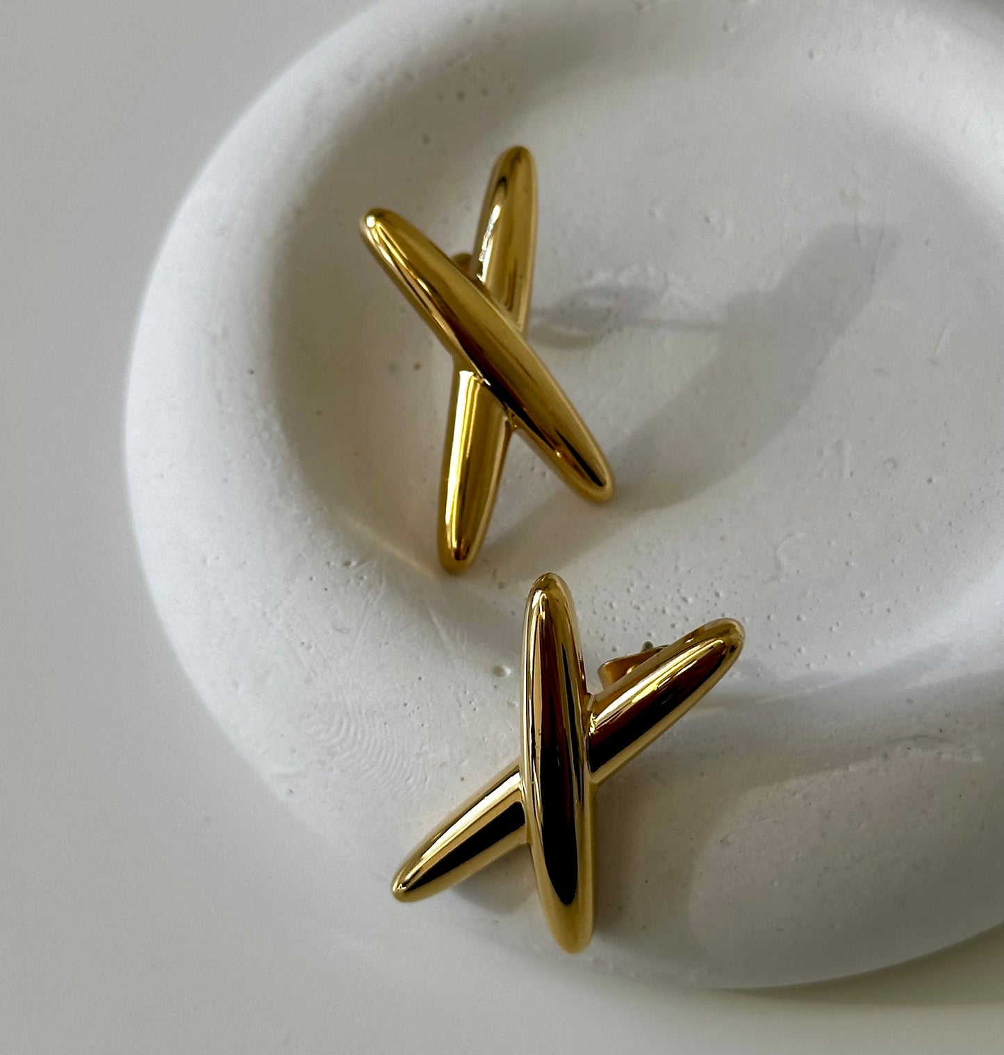 Ohrringe ‚X‘ in Gold