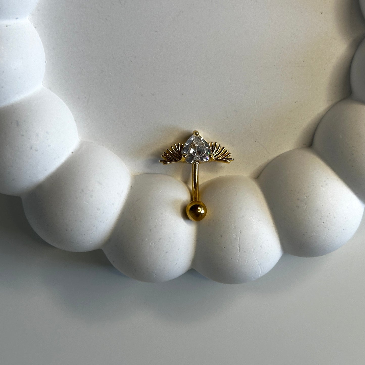 Bauchnabelpiercing ‚Flying Heart‘