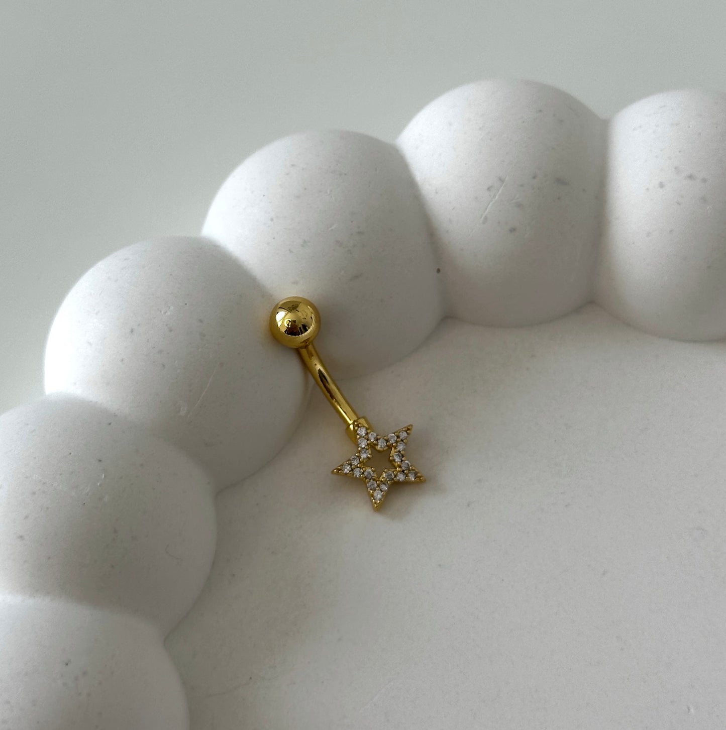 Bauchnabelpiercing ‚Sparkling Star‘ in Gold