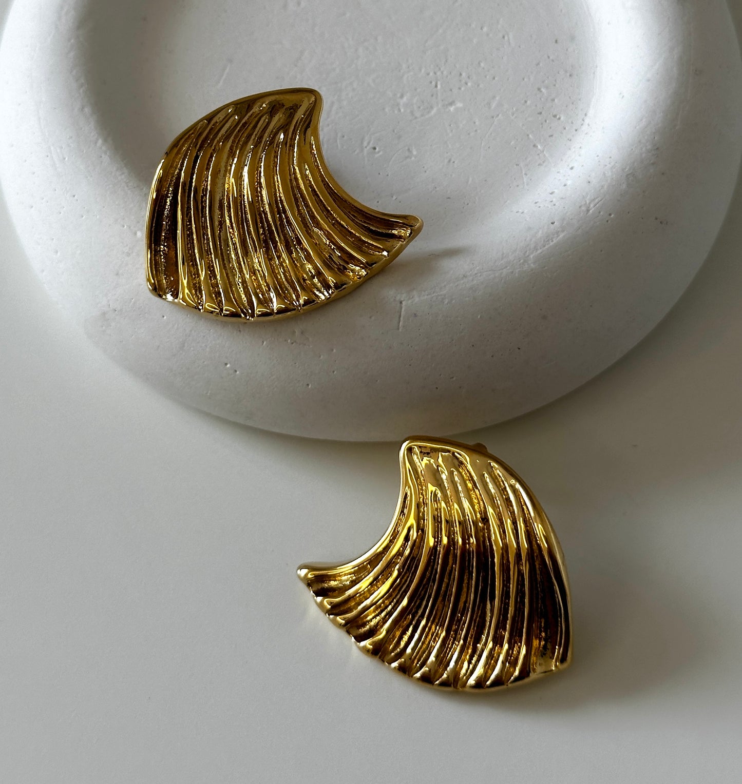 Ohrringe ‚Beach Waves‘ in Gold