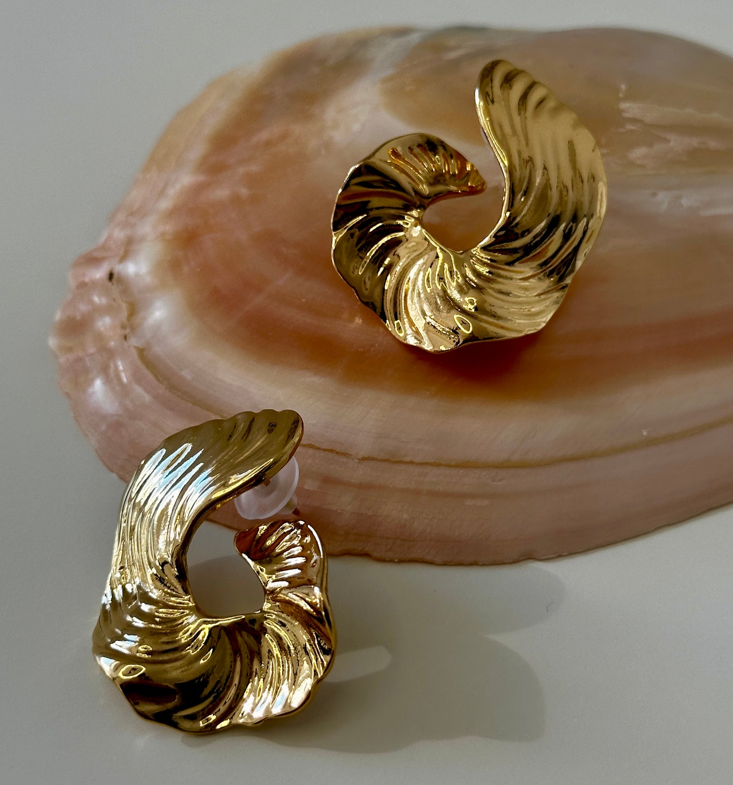 Ohrringe ‚Whirling Wonder‘ in Gold