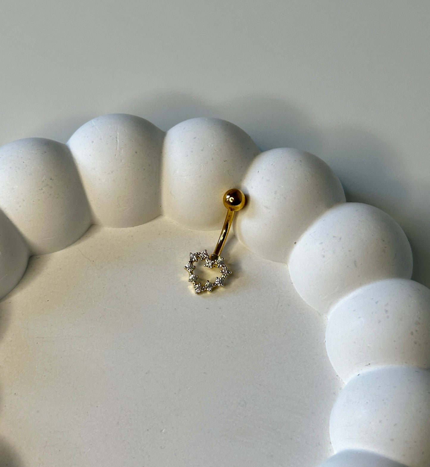 Bauchnabelpiercing ‚Empty Heart‘