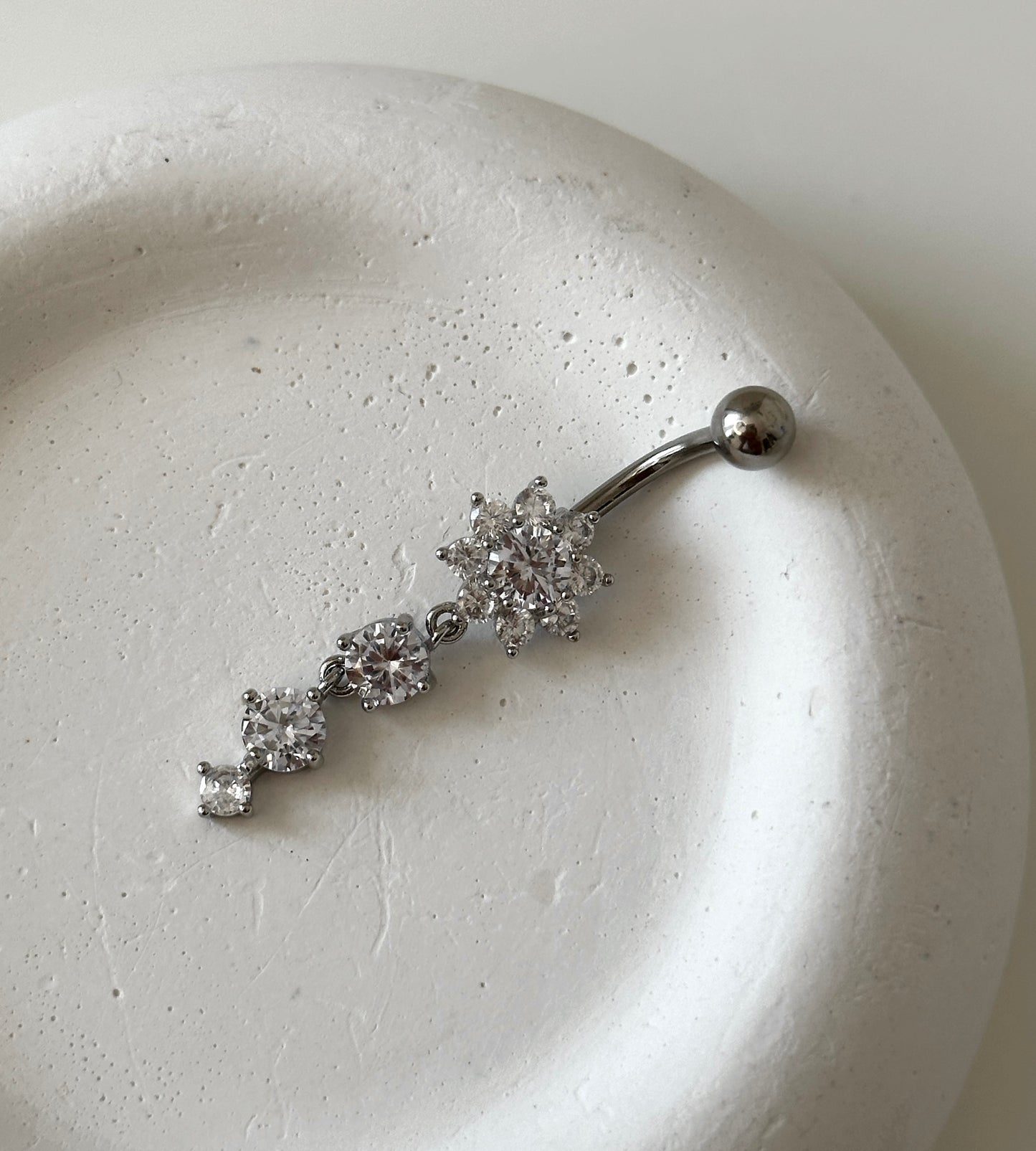 Bauchnabelpiercing ‚Flower Power‘