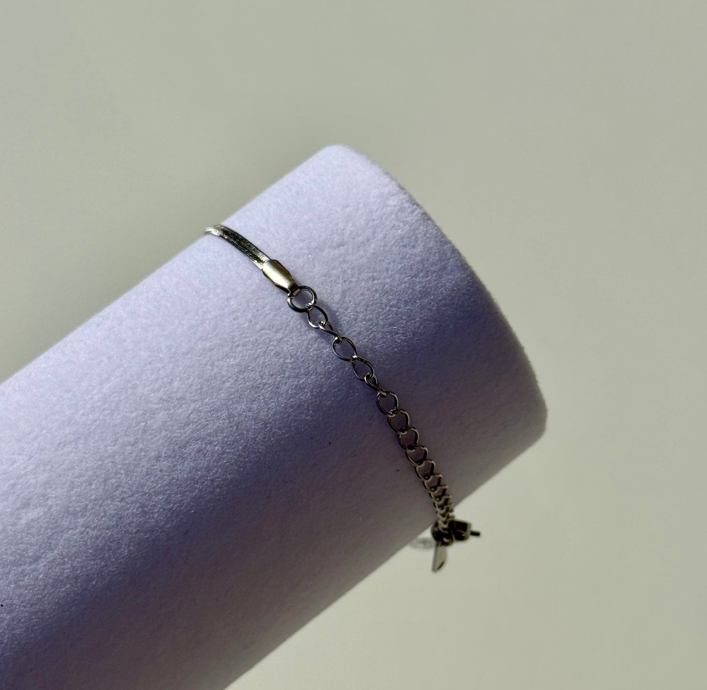 Armband ‚Herringbone’ in Silber schmal