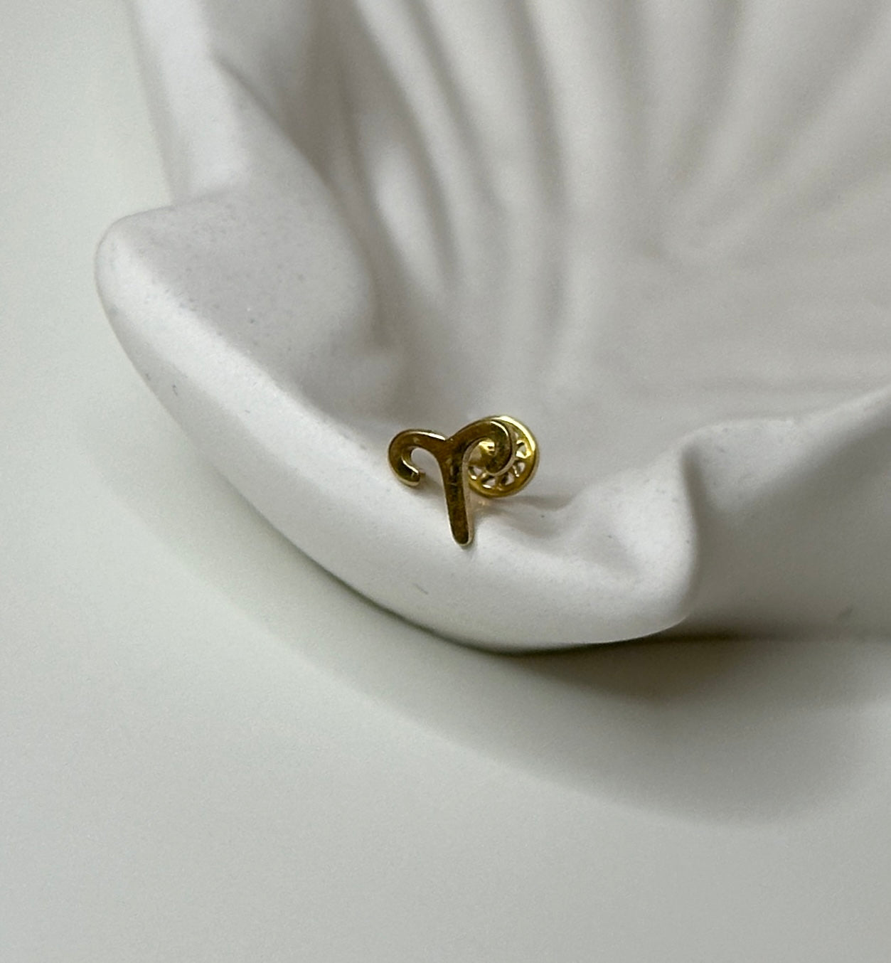 Piercing ‚Aries‘ in Gold
