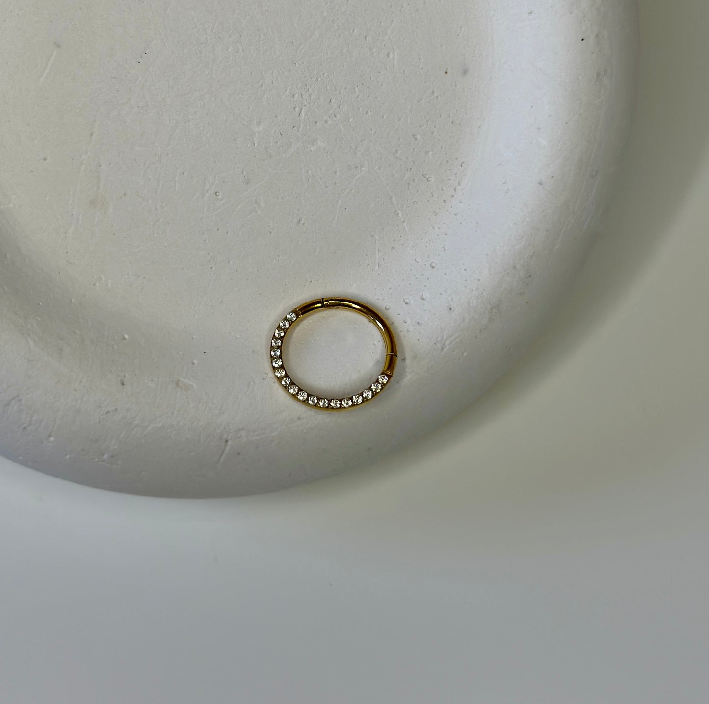 Piercing / Septum ‚Gleaming Hoop‘ Ø 10 mm in Gold