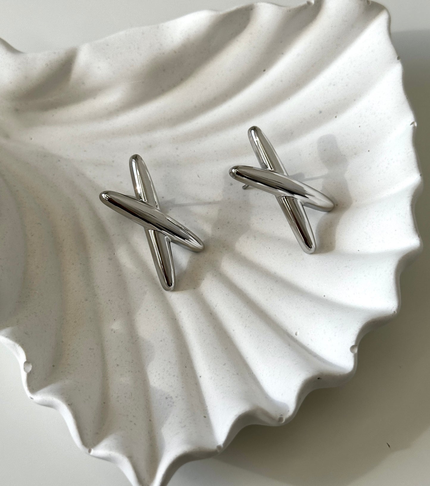Ohrringe ‚X‘ in Silber