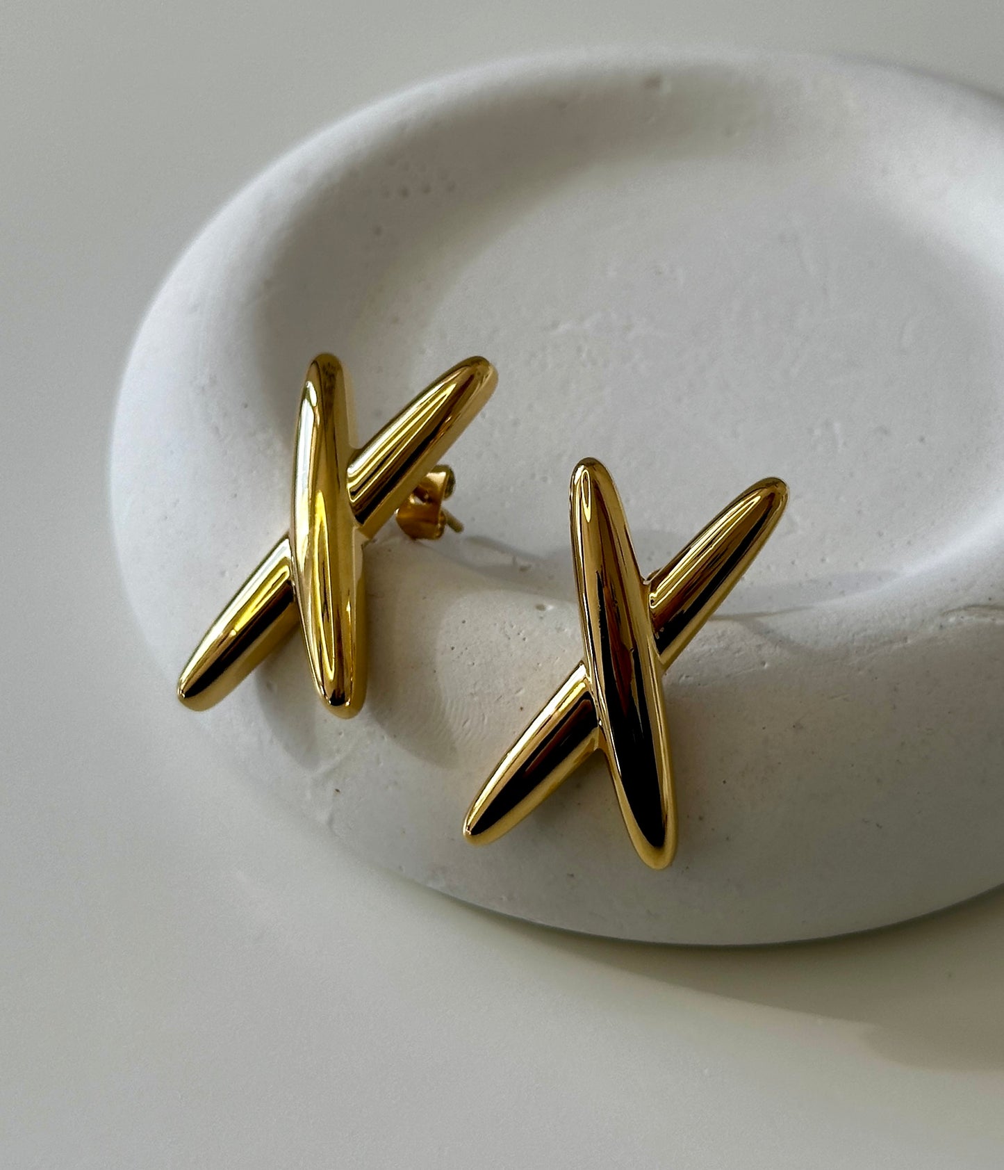 Ohrringe ‚X‘ in Gold