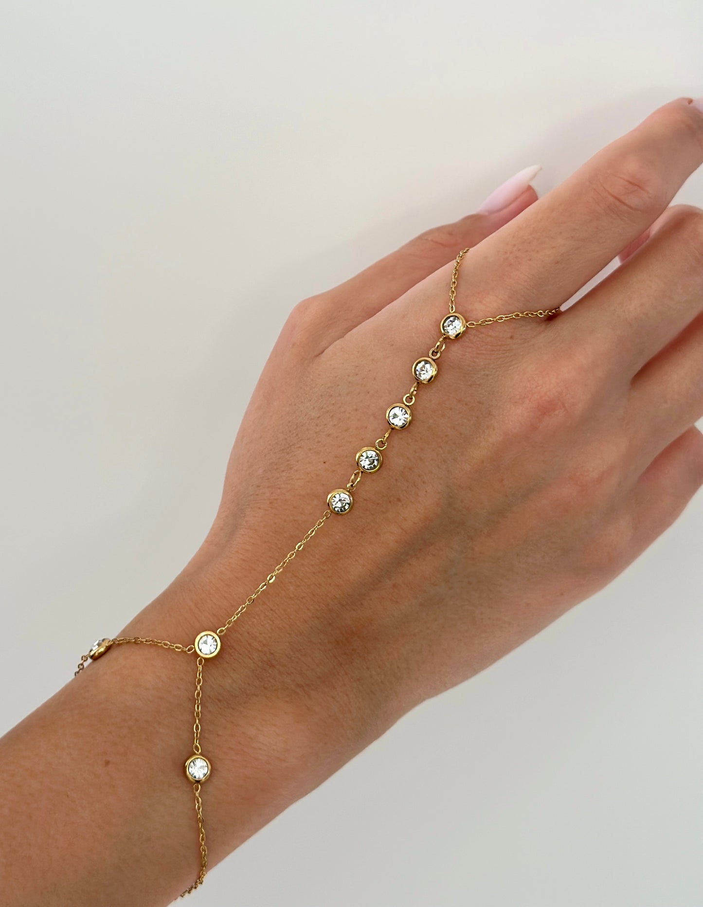 Handkette ‚Devin‘ in Gold