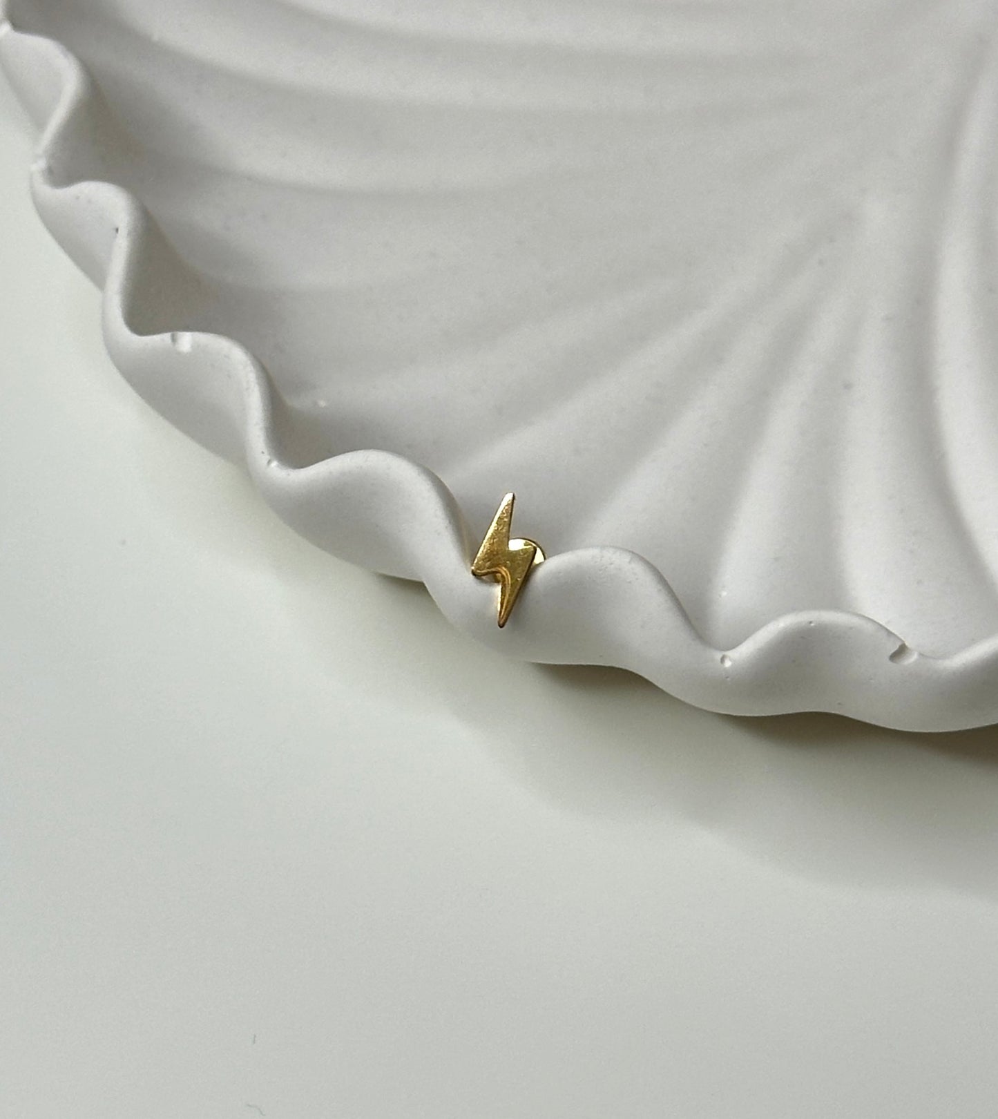 Piercing ‚Bolt Beauty‘