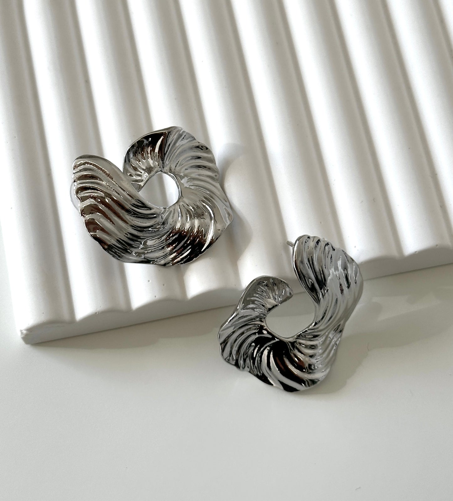 Ohrringe ‚Whirling Wonder‘ in Silber