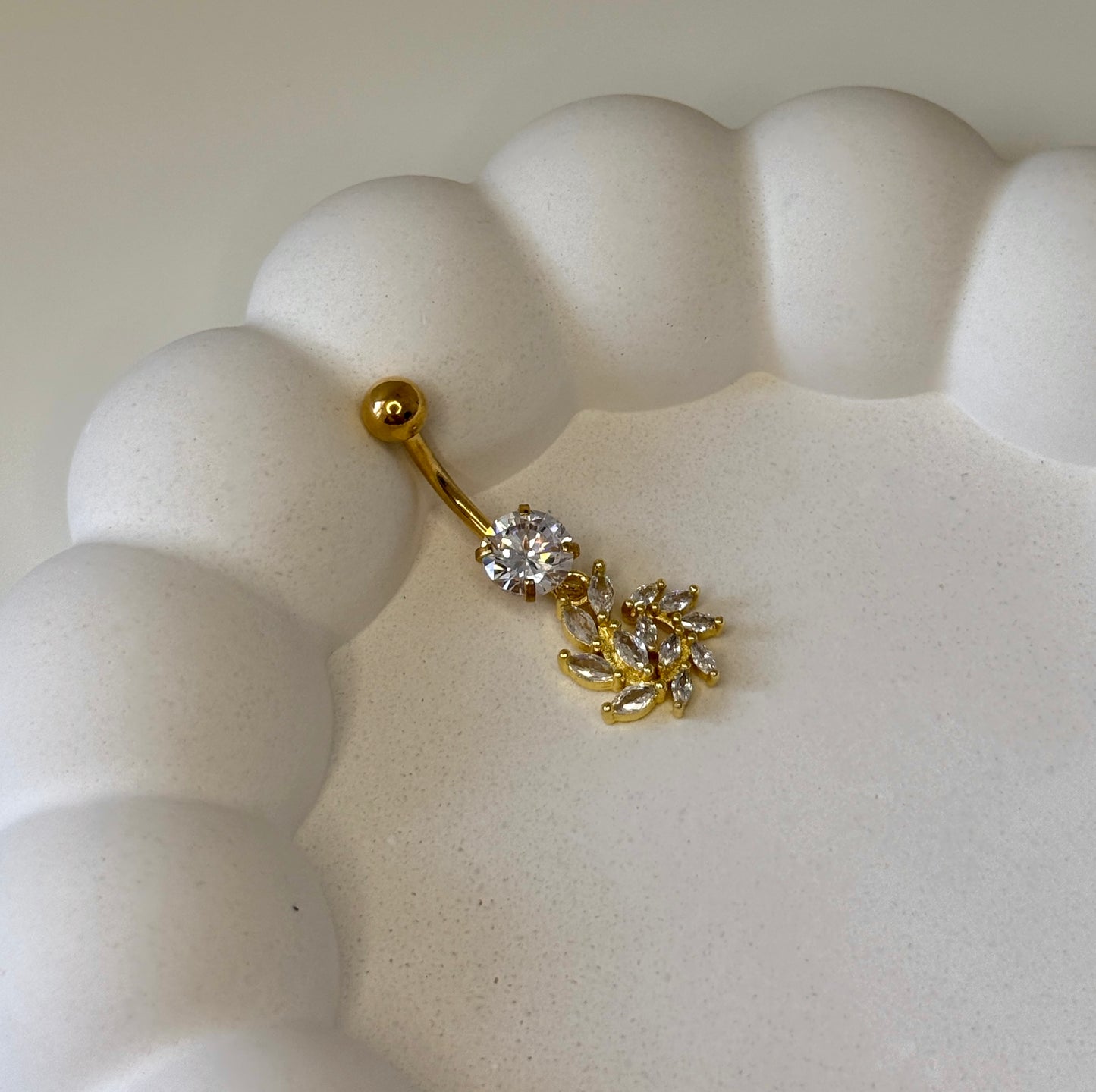 Bauchnabelpiercing ‚Mira‘