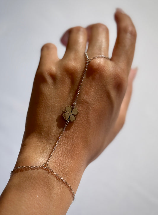Handkette ‚Trèfle‘ in Silber